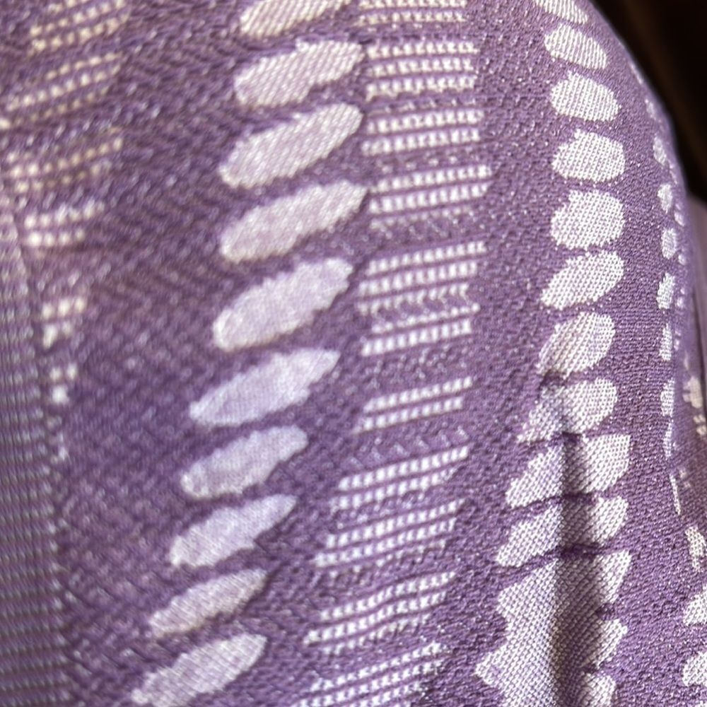 Bella Movement purple lilac lavender sports bra slimming fit NEW NWT small soft - Picture 8 of 13